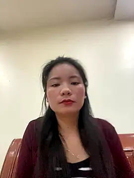 Bee Yellow00 online show from 4, 11, 2025