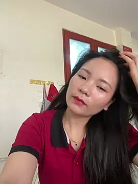 Snapshot of Bee_Yellow00 chatting on 2, 7, 2026 Bee Yellow00 online show from 2, 7, 2026