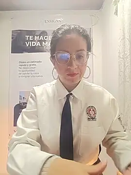 Snapshot of Valentina--1 chatting on 8, 6, 2026 Valentina--1 online show from 8, 6, 2026