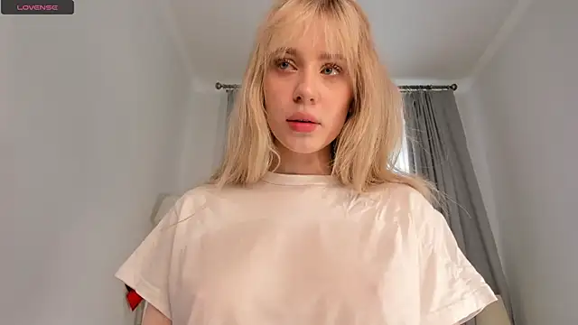 Snapshot of TessaStruble chatting on 27, 2, 2026 TessaStruble online show from 27, 2, 2026