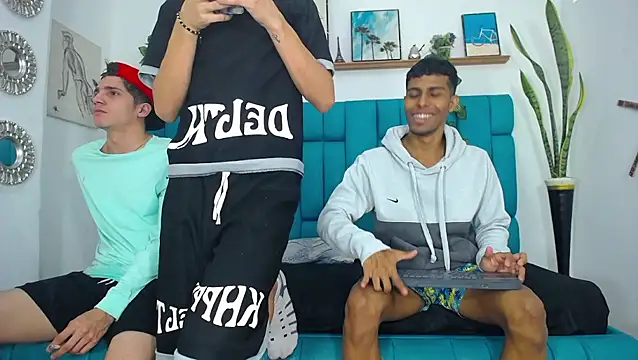 Hot Boys Latinos X online show from 8, 11, 2025