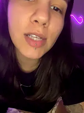 Snapshot of Hannahinfame chatting on 19, 11, 2025 Hannahinfame online show from 19, 11, 2025