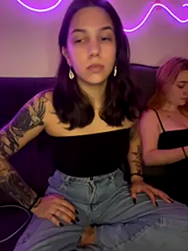 Snapshot of Hannahinfame chatting on 20, 11, 2025 Hannahinfame online show from 20, 11, 2025