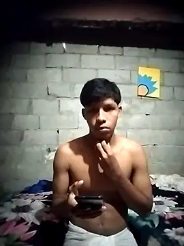 Snapshot of Brayanjuarez_10 chatting on 2, 12, 2025 Brayanjuarez 10 online show from 2, 12, 2025