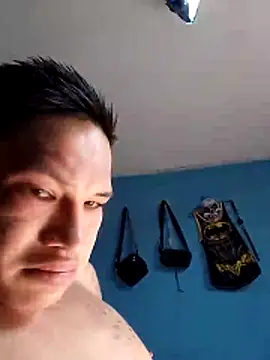 Snapshot of Ojitosbrrr chatting on 22, 11, 2025 Ojitosbrrr online show from 22, 11, 2025