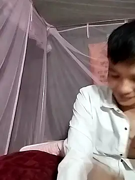 Snapshot of Wet_x chatting on 29, 10, 2025 Wet x online show from 29, 10, 2025