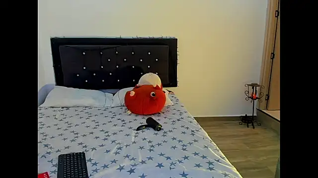 phenixpink22 online show from 16, 3, 2026