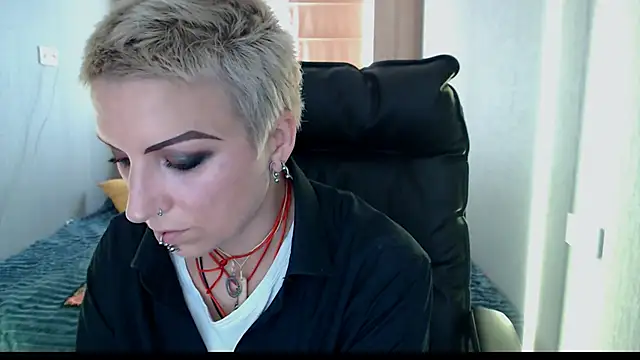 Snapshot of Sweet-n-Strong chatting on 18, 6, 2026 Sweet-n-Strong online show from 18, 6, 2026