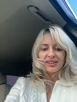 Snapshot of blondegirlx chatting on 7, 11, 2025 blondegirlx online show from 7, 11, 2025