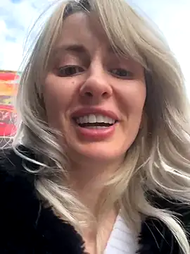 Snapshot of blondegirlx chatting on 8, 11, 2025 blondegirlx online show from 8, 11, 2025