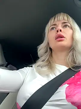 Snapshot of blondegirlx chatting on 14, 11, 2025 blondegirlx online show from 14, 11, 2025