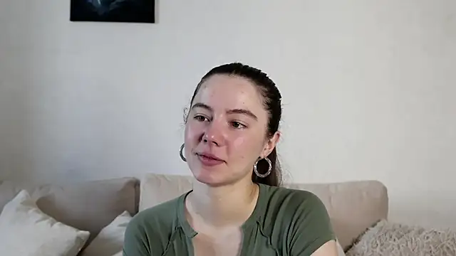 Snapshot of Petalwren chatting on 6, 8, 2026 Petalwren online show from 6, 8, 2026