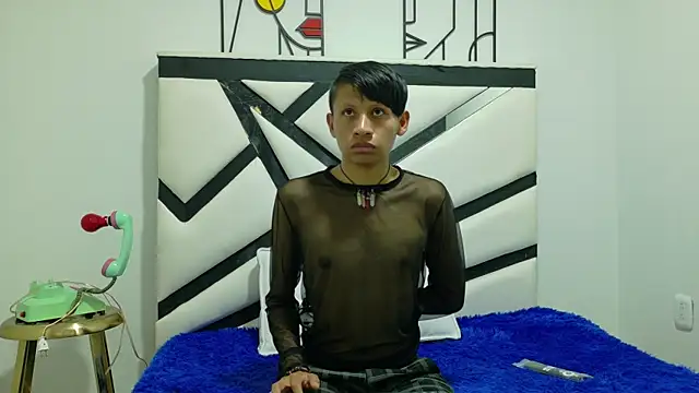 Snapshot of ALEXANDRO_BOVER chatting on 30, 10, 2025 ALEXANDRO BOVER online show from 30, 10, 2025