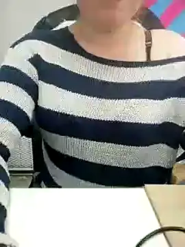 Snapshot of Darina_X chatting on 25, 10, 2025 Darina X online show from 25, 10, 2025