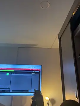 GiaStonne online show from 28, 11, 2025