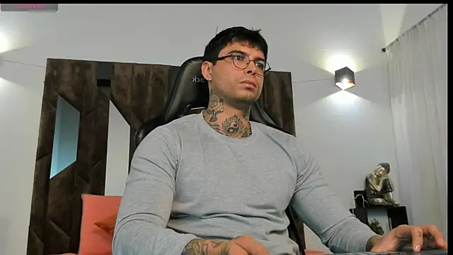 Snapshot of MATEO_DILUCA chatting on 5, 11, 2025 MATEO DILUCA online show from 5, 11, 2025