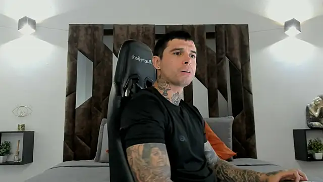 MATEO DILUCA online show from 30, 11, 2025