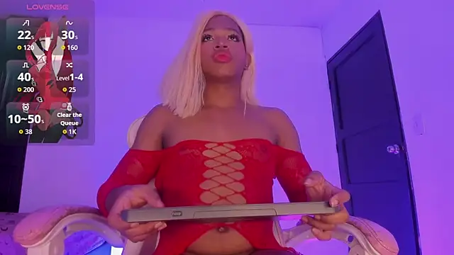 Snapshot of cherxyl_royal chatting on 5, 2, 2026 cherxyl royal online show from 5, 2, 2026