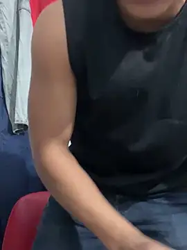 Snapshot of maruquint28 chatting on 13, 11, 2025 maruquint28 online show from 13, 11, 2025