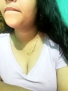 Snapshot of Chadni19 chatting on 4, 2, 2026 Chadni19 online show from 4, 2, 2026