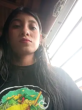 YeseniaRodriguez3 online show from 15, 11, 2025