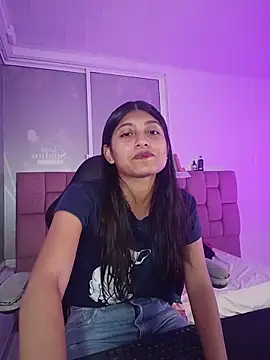 Snapshot of YeseniaRodriguez3 chatting on 8, 5, 2026 YeseniaRodriguez3 online show from 8, 5, 2026
