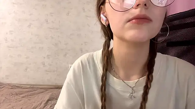 AliceStacy online show from 3, 11, 2025