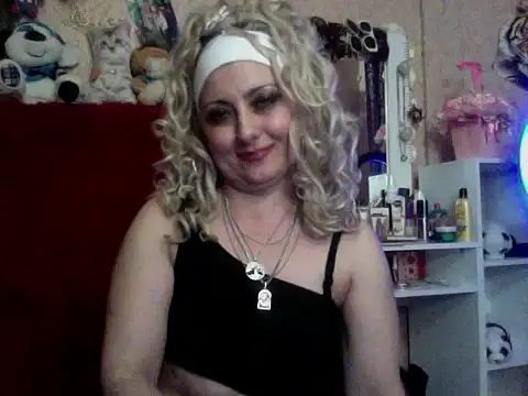 xHot Amazonq online show from 2, 11, 2025