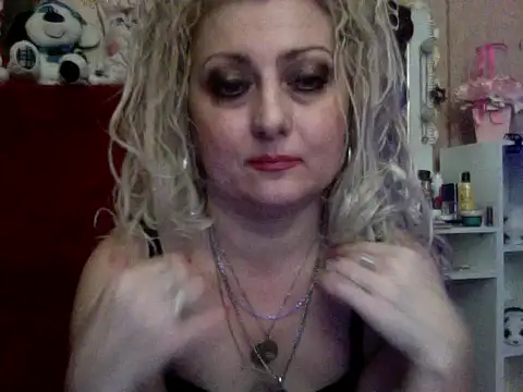 xHot Amazonq online show from 6, 11, 2025