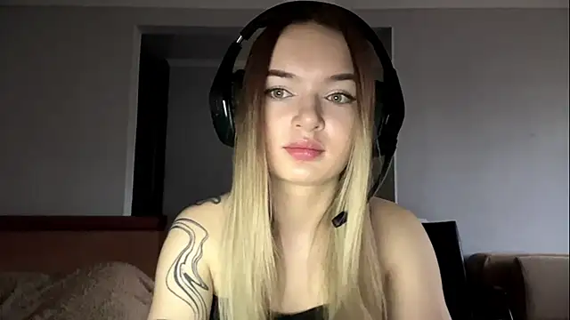 Snapshot of MargBialke chatting on 1, 11, 2025 MargBialke online show from 1, 11, 2025