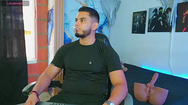 Tiler wolker online show from 7, 11, 2025