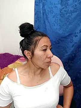 Esmeralda 546 online show from 4, 2, 2026