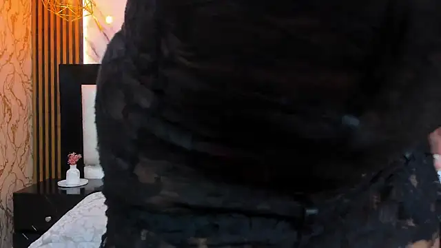 Kelly Swift online show from 8, 11, 2025