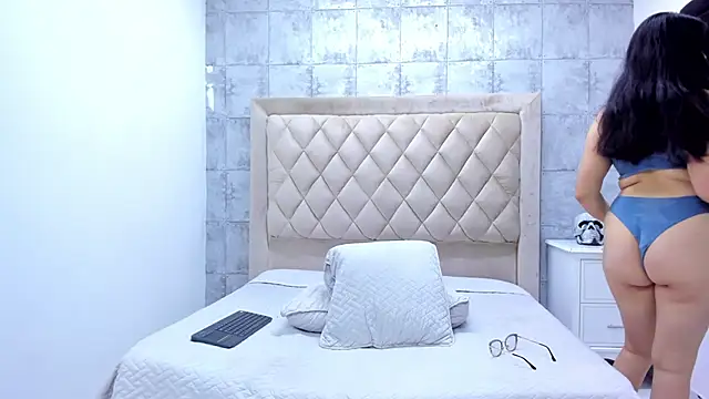 AmaraWolf online show from 6, 11, 2025