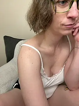 Snapshot of CreamedKitten chatting on 20, 6, 2026 CreamedKitten online show from 20, 6, 2026