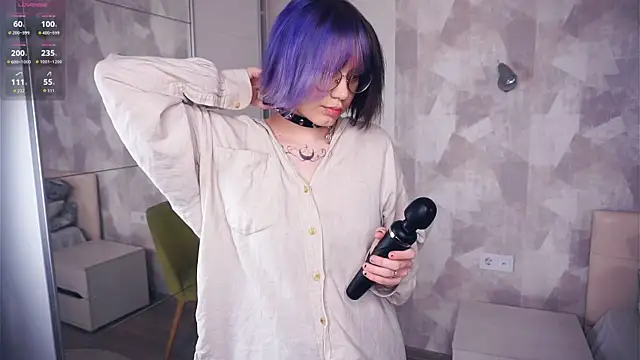 KellePourier online show from 5, 11, 2025