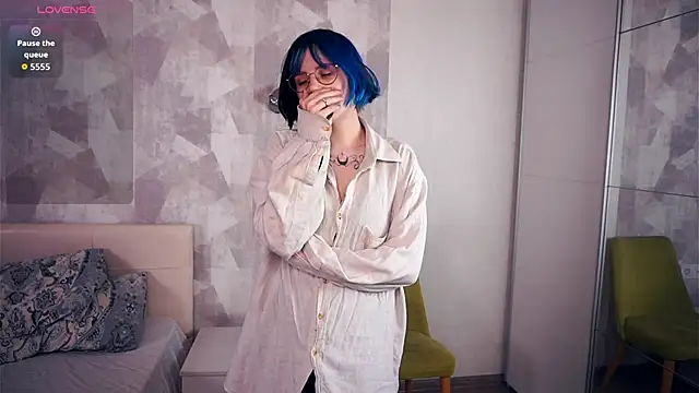 KellePourier online show from 10, 11, 2025