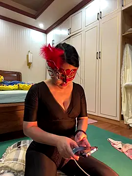 Qt889999 online show from 11, 11, 2025