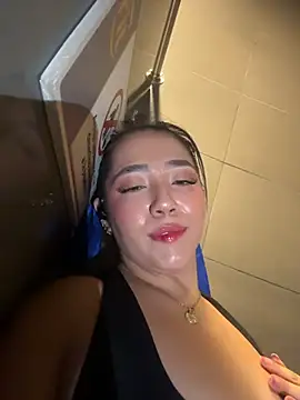 Hannahpradaa  online show from 6, 11, 2025