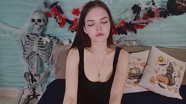 Snapshot of BabyShy- chatting on 3, 11, 2025 BabyShy- online show from 3, 11, 2025