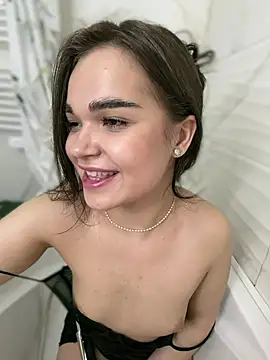 Snapshot of BabyShy- chatting on 21, 4, 2026 BabyShy- online show from 21, 4, 2026
