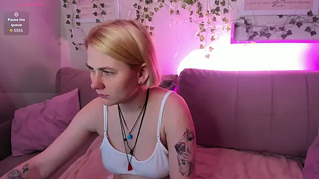 Alice Maurik online show from 8, 11, 2025