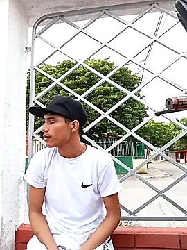 Snapshot of damian_fort1 chatting on 31, 10, 2025 damian fort1 online show from 31, 10, 2025