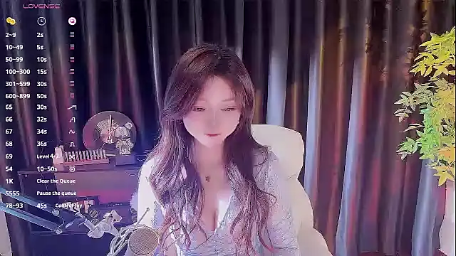 Yiluo95 online show from 9, 11, 2025