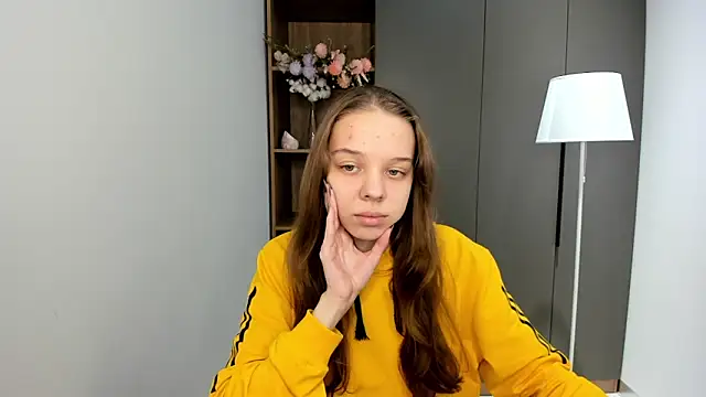 Snapshot of CorazonKlann chatting on 28, 10, 2025 CorazonKlann online show from 28, 10, 2025