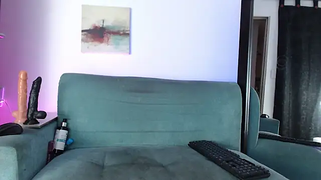 Snapshot of evelinmartinez chatting on 10, 2, 2026 evelinmartinez online show from 10, 2, 2026