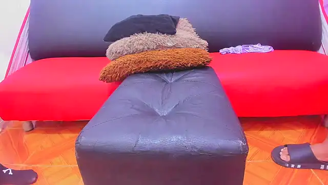 In my room anything goes online show from 29, 11, 2025