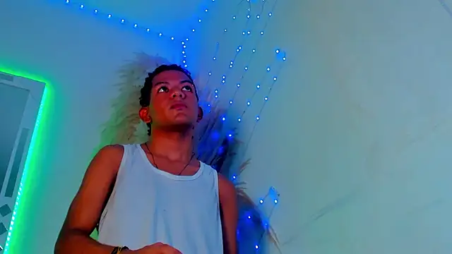 Snapshot of wild_best chatting on 10, 11, 2025 wild best online show from 10, 11, 2025