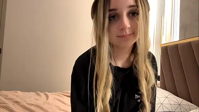 Snapshot of lunachkame chatting on 31, 10, 2025 lunachkame online show from 31, 10, 2025