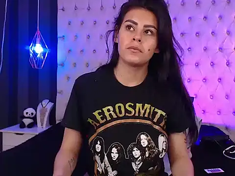 Camile Petite online show from 12, 11, 2025